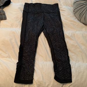 Lululemon patterned crop leggings